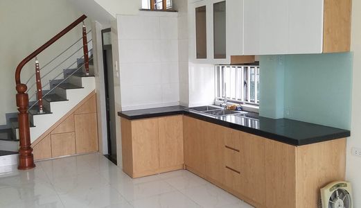 Bán Nhà 4 Tầng, Thiết Kế Hiện Đại, Ô Tô Đỗ Cửa,Long Biên 31.5m2 (Tel: 0975.764.688)