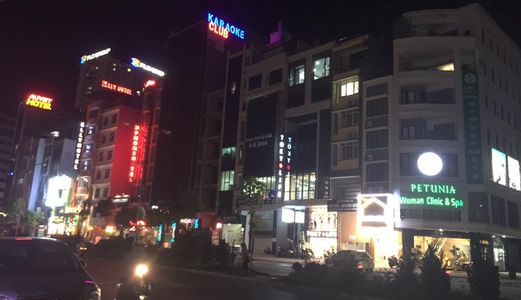 Bán Nhà Mặt Phố Nguyễn Hoàng 100m, 3 Tầng, Mt 7.5m, 21 Tỷ.