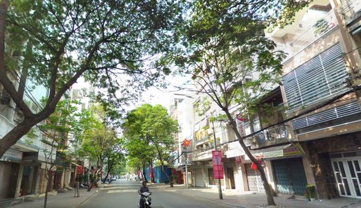 Bán Nhà MT Đồng Nai, P.15, Q.10. Hiện đang KD Nhà Hàng. Mặt tiền 18m. Gía bán 100 tỉ.