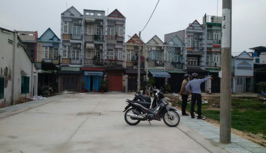 Đất Quốc Lộ 1a-380tr/Nền-sổ Hồng Riêng-thổ Cư 100%-0935730238