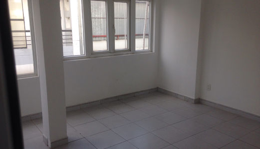 Văn Phòng Cho Thuê 22m2 Ngay Mặt Tiền Đường Hoa Sứ, Phú Nhuận