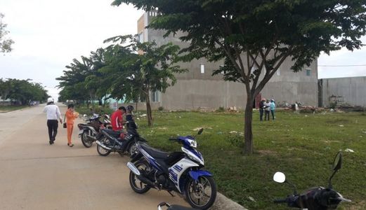 Vợ Chồng Làm Ăn Thua Lỗ Cần Bán Góc 600m2(24x25m) Đất Chợ Và 16 Phòng Trọ Trong Khu Đô Thị Mới Bd