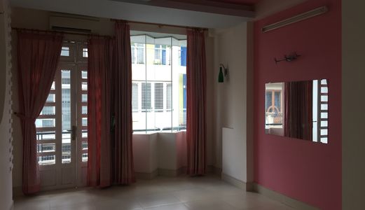 Văn Phòng Cho Thuê Hoa Lan, Khu Phan Xích Long, Q.pn, Mặt Tiền Thoáng Mát