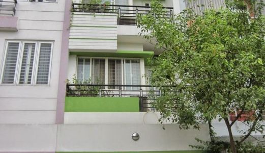 Cho Thuê Nhà Mặt Tiền Đường Trần Văn Hoài, DT: 100m2