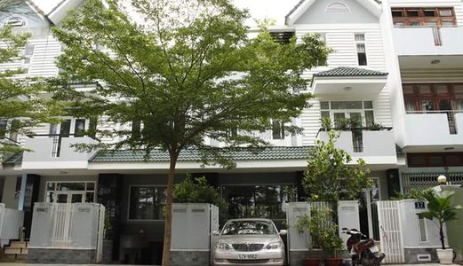 Biệt Thự 8m x 20m,1T, 3L, MT Nguyễn Văn Linh. Giá 180USD