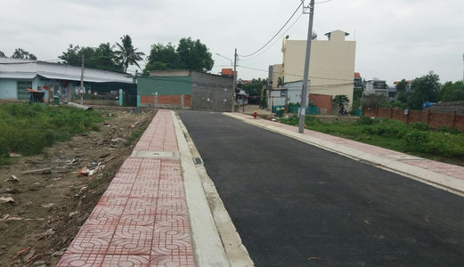 Bán Gấp Lô Góc Hai Mặt Tiền, Đường Nhựa 8m,Giá 13tr/M2,Xây Dựng Tự Do.