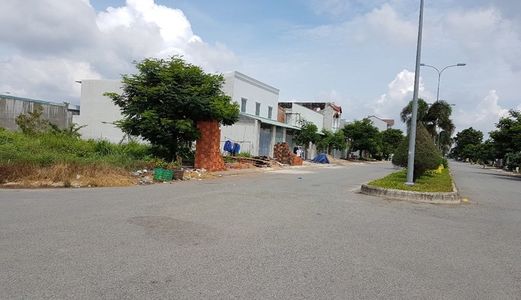 Đất Bán Gấp Gần Ngay Khu Vực Ủy Ban Nhân Dân Long Thới,100m2,Xdtd,Shr,Chính Chủ!