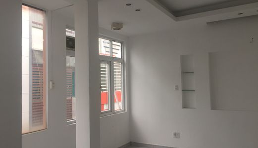 Văn Phòng Cho Thuê Hoa Lan, Khu Phan Xích Long, Q.pn, Mặt Tiền Thoáng Mát