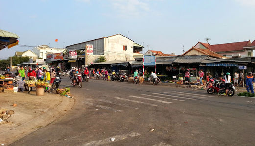 Cần Vốn Mở Quán Ăn, Vợ Chồng Tôi Bán Lại Lô Đất 300m2 Giá Chỉ 390 Triệu