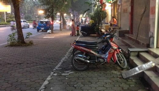 Bán Nhà Mặt Phố Hoàng Quốc Việt, Diện Tích  50m, 4 Tầng , Mặt Tiền 4.5 M, Giá 18 Tỷ