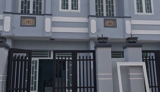 Cần Bán Nhà 1 Trệt 1 Lầu, SHR, Bao Sang Tên, Cách Chợ Bình Chánh 4km. LH: 0901940185