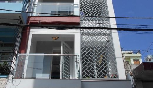 Bán Nhà Mặt Tiền Hồ Bá Kiện, DT: 40m2, Chỉ Hơn 7 Tỷ