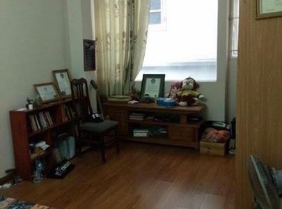 Bán Nhà Gần Mặt Đường Nguyễn Trãi 36,8m2 * 5 Tầng (Lô Góc) Giá: 3,1 Tỷ, Để Lại Nội Thất!