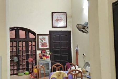 -	Chính Chủ Cần Bán Nhà 3 Tầng Cao Ráo Ngõ Rộng  Đẹp Tại 165 Xuân Thủy. Giá: 5.35 Tỷ.Lh:01659039147