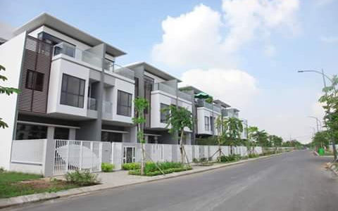 Nhà Phố Thương Mại 2 Lầu, Giá 1,4 Tỷ,Shr, Trong Khu Đô Thị Thương Mại Hóc Môn