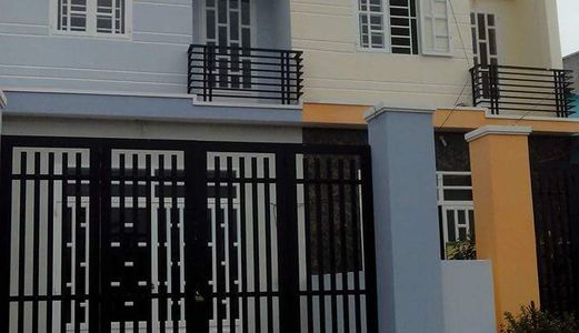 Nhà 1 Trệt 1 Lầu 410tr, SHR, Bao Sang Tên, Cách Chợ Bình Chánh 4km. LH:0901940185