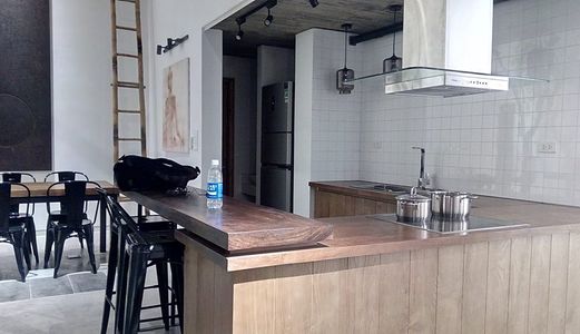 Bán Nhà Tây Hồ 61m2x 4 Tầng, Không Gian Thiết Kế Đẹp, Lạ, Độc Đáo Riêng. Giá 11.3 Tỷ.