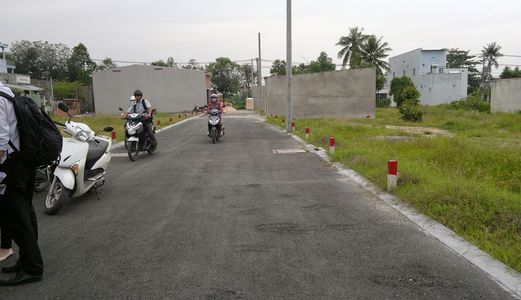 Đất Nền Khu trung tâm tt hóc môn , Dt 60m2 , Thổ Cư Từng Nền , Xây Dựng Tự Do