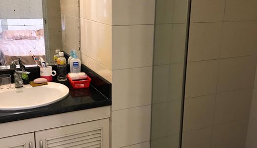 Cần Bán Căn Hộ Tầng 3 Happy House Garden, Đồ Đạc Đẹp, Giá Cả Hợp Lí (Tel: 0975.764.688)