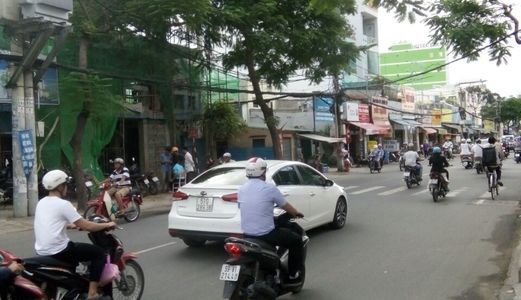 Bán Nhà Mặt Tiền Lê Quang Định 4.3x30 Giá 12.3 Tỷ