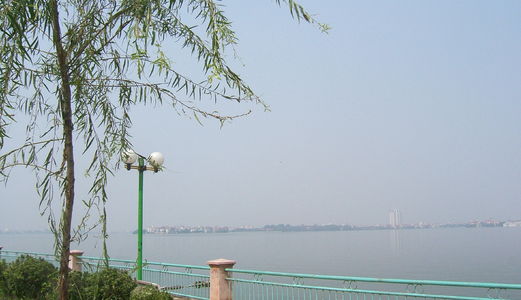 Bán Nhà Yên Phụ, Vị Trí Sát Hồ Tây, View Đẹp Không Bút Nào Tả Xiết, Giá Mềm 12 Tỷ.