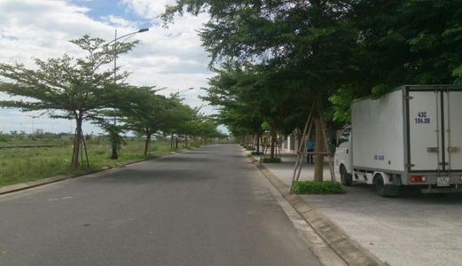 Cần Bán 2 Lô Biệt Thự 400m2 Cạnh FPT, 2 Mặt Tiền Hướng Đông Nam