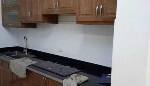 Bán Gấp Nhà Đường Láng Ôtô Đỗ Cửa Kinh Doanh Tốt. DT 38m2,MT 3,3m-5 Tầng- Giá 4.6 Tỷ.