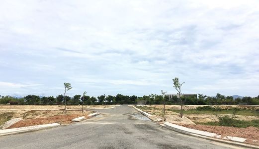 Bán Đất Biệt Thự 2 Mặt Tiền Ven Sông - Đối Diện Sân Golt