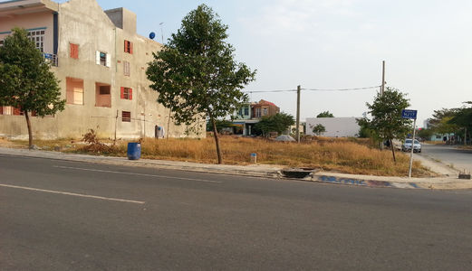 Cần Sang Lại Lô Góc 300m2 Chỉ 620 Triệu Ngay Trung Tâm Bình Dương