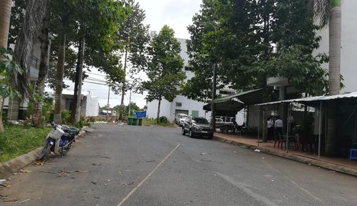 Bán Đất Kdc Nông Thổ Sản - Lg 20m - Dt 120m2 - Hướng Đông Nam - Giá 850 Triệu - Lh 0986184837