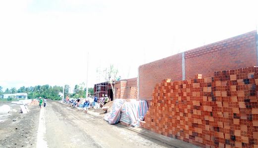 Nhà Mặt Tiền Đang Thi Công Cần Bán GẤP