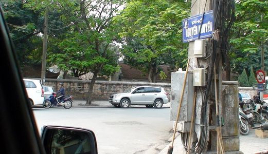 Cần Bán Gấp 130m2 Đất Xây Khách Sạn Văn Phòng Phố Nguyễn Khuyến Miễn Trung Gian Lh 0869100688