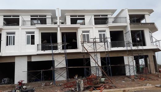 Nhà Phố 1 Trệt 2 Lầu Giá 1,4 Tỷ 4 Phòng Ngủ.