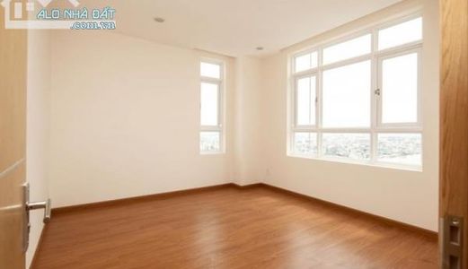 Chính Chủ Cần Bán Căn Hộ Tầng Cao 63m2 2pn,1wc,View Hồ Bơi Giá 1,72tỷ(Có Thương Lượng)Lh:0906852818