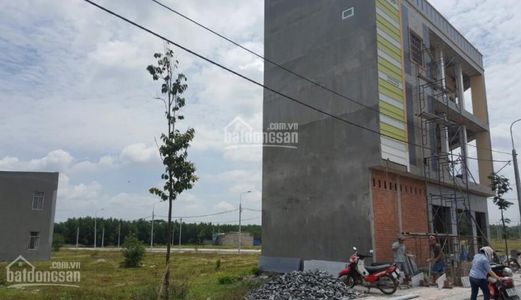Bán Lô Góc 2 Mặt Tiền Giá Rẻ 840tr. Đường Rộng 25m,Vỉa Hè 5m. Bao Sổ Và GPXD. Xây Ở Ngay