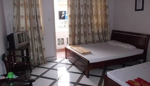 Bán Nhà Ngõ Hào Nam Dt: 59m2 x 4 Tầng, MT 7,3m, Giá:4,8 Tỷ.