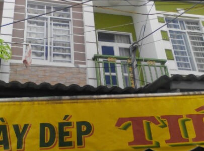 Nhà 1 Trệt 2 Lầu Dt:4X5=20M2 Huỳnh Tấn Phát