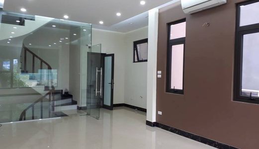 Bán Nhà Lô Góc Mp Đại Cồ Việt 5 Tầng 9,5 Tỷ. Kd Sầm Uất