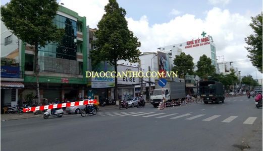 Bán Nhà 2 Lầu, Mặt Tiền Đường Trần Hưng Đạo