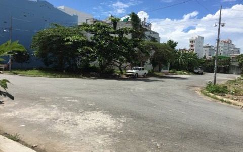 Bán Đất Góc 2 Mặt Tiền Đường Trần Quang Khải , Ngang 8m , Đã Đóng Cọc 10 Tầng , Lộ Giới 12m