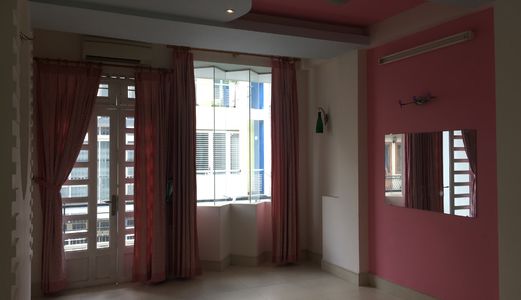 Văn Phòng Cho Thuê Hoa Lan, Khu Phan Xích Long, Q.pn, Mặt Tiền Thoáng Mát