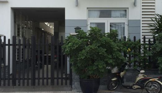 Nhà 100m2, Đang Cho Thuê, Sổ Riêng, 900 Triệu