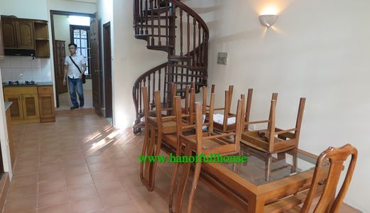 Nhà Đẹp 04 Phòng Ngủ Có Sân Vườn, Ban Công Rộng,View Hồ Ở Từ Hoa