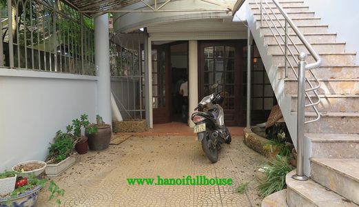 Nhà Đẹp 04 Phòng Ngủ Có Sân Vườn, Ban Công Rộng,View Hồ Ở Từ Hoa