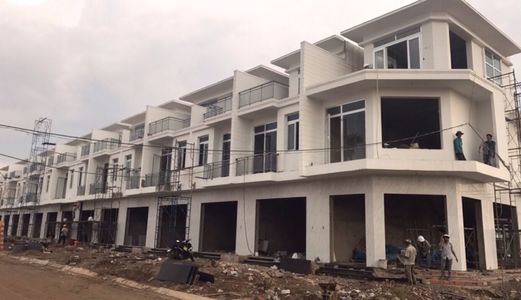 Nhà MT TL824, 1 Trệt 2 Lầu, Góp 18T, SHR,Dt  75m2, 