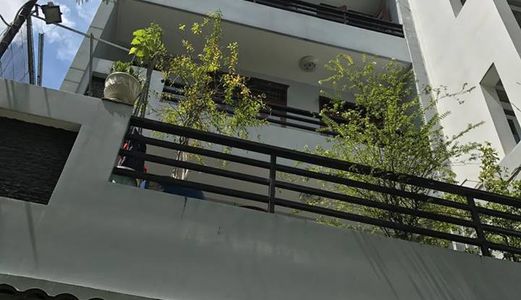 Bán Nhà Khu Sư Vạn Hạnh Nd Q.10,Dt:5 X 17m , 2 Lầu Nhà Có Sẵn . Giá Bán : 14 Tỷ 7