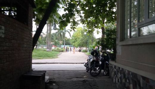 Nhà Phố Nguyễn Lương Bằng, Cạnh Vườn Hoa