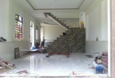 Cho Thuê Nhà Mới 1 Trệt 1 Lầu , Mặt Tiền Đường Nguyễn Thị Minh Khai , Giá Dưới 10 Triệu