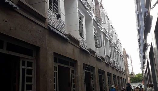 Cần Tiền Bán Gấp Nhà 1 Trệt 2 Lầu Quận Bình Tân