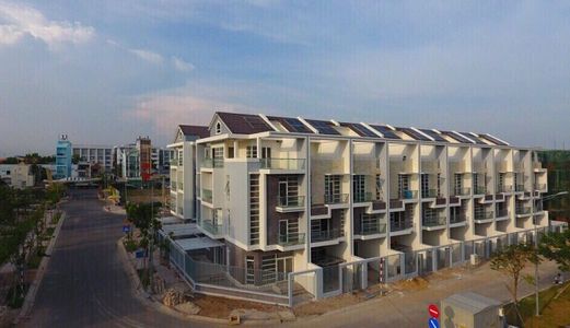 Bán Biệt Thự Ven Sông Đẹp Nhất Q7   7,4x20 1 Hầm 2 Lầu Khu Dân Trí  8 Tỷ  Tt Tiến Độ